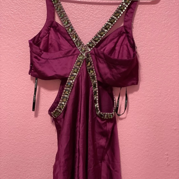 Top - Picture 2 of 3